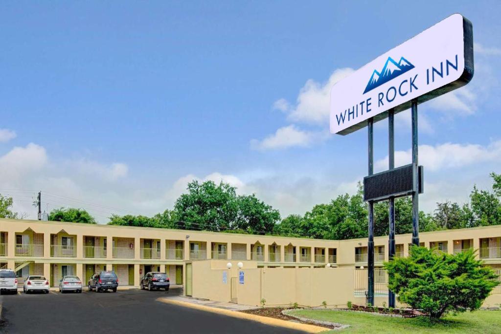 White Rock Inn Сан Маркос Экстерьер фото